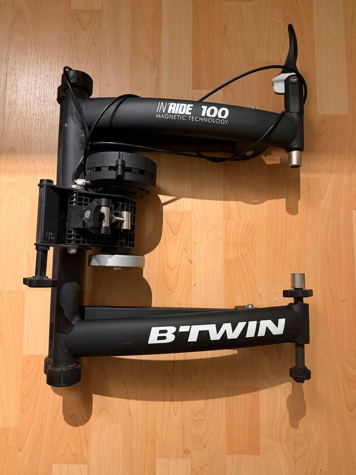 Fietstrainer INRIDE 100 BTWIN, Sport en Fitness, Fitnessmaterialen, Zo goed als nieuw, Overige typen, Ophalen