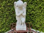 Knielende engel beton, Tuin en Terras, Ophalen, Zo goed als nieuw