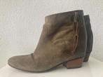 Golden Goose milk boots leather, Kleding | Dames, Schoenen, Groen, Lage of Enkellaarzen, Gedragen, Golden Goose