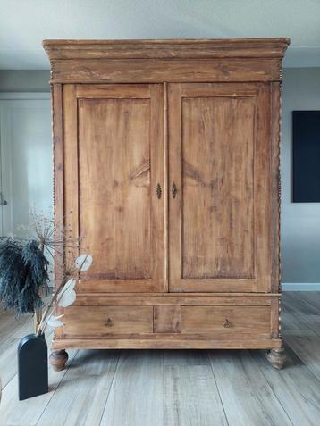 Prachtige uit 1880 biedermeier kledingkast servieskast  beschikbaar voor biedingen