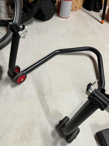 Paddock stand LV8 Elevate U-stand motor voor zwart beschikbaar voor biedingen