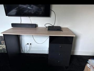 Bureau beschikbaar voor biedingen