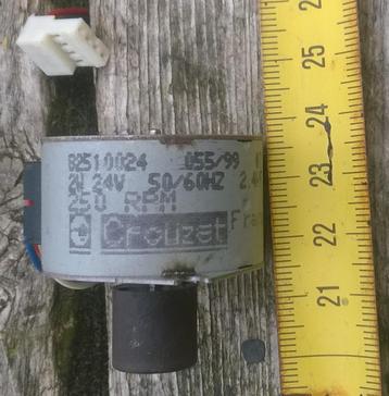 Electromotor, 24 Volt AC 50/60 Hz 250 rpm 2 Watt beschikbaar voor biedingen