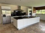 Zeer complete keuken met 11 apparaten!, Huis en Inrichting, Keuken | Complete keukens, Ophalen, Wit, Overige typen, Graniet of Steen
