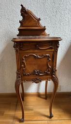 Antiek renaissance kastje met marmeren binnenkant, Antiek en Kunst, Antiek | Meubels | Kasten, Ophalen