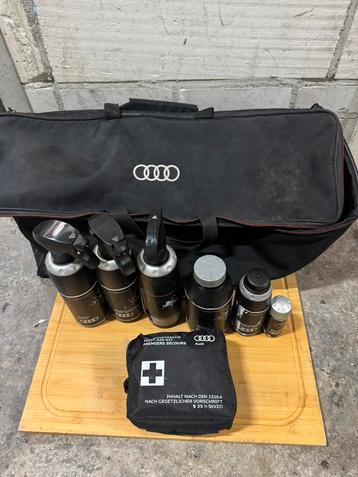 Audi achterbak tas met onderhouds- & veiligheidsartikelen beschikbaar voor biedingen
