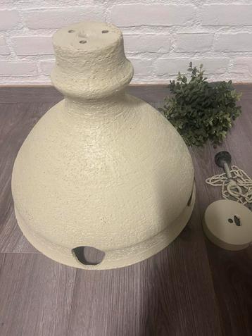 Hand gemaakte keramische lamp beschikbaar voor biedingen