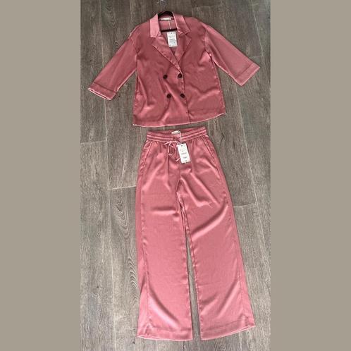 Zara roze complete set - blazer en broek - maat S, Kleding | Dames, Jasjes, Kostuums en Pakken, Nieuw, Kostuum of Pak, Maat 36 (S)