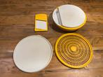 Tupperware rasp met schaal en vergiet, Huis en Inrichting, Keuken | Tupperware, Ophalen of Verzenden, Geel, Schaal