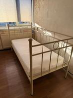Bed 200x90 cm inclusief matras, Huis en Inrichting, Ophalen
