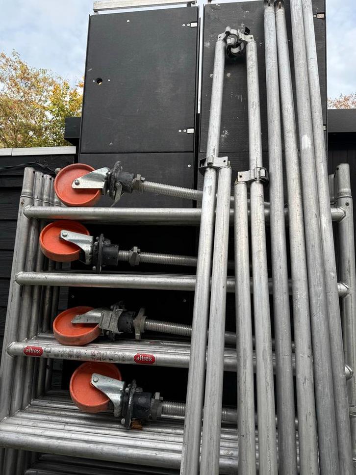 Altrex Rolsteiger 305cm - Complete Set, Doe-het-zelf en Verbouw, Steigers, Gebruikt, Rolsteiger of Kamersteiger, 2 tot 5 meter