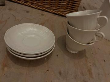 Wedgwood Queensware Kop en Schotel Set beschikbaar voor biedingen