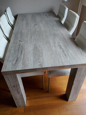 6 persoons eettafel beschikbaar voor biedingen