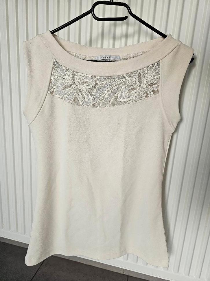 wit topje met mooie afwerking vanboven, Kleding | Dames, Tops, Gedragen, Maat 36 (S), Wit, Zonder mouw, Ophalen of Verzenden