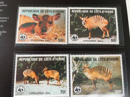 WWF verzamelalbum album gevuld 2 stuks, Postzegels en Munten, Postzegels | Thematische zegels, Gestempeld, Dier of Natuur, Ophalen of Verzenden
