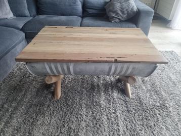 Leuke salontafel beschikbaar voor biedingen