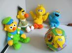 Sesamstraat # 4 poppen en bal  (poppen 20-24 cm), Ophalen of Verzenden, Zo goed als nieuw, Babypop