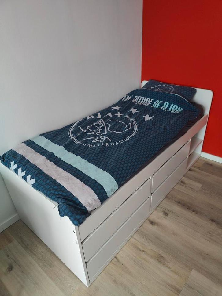 Ikea SLÄKT bed 200x90 met lades Wit incl bijna nieuw matras, Huis en Inrichting, Slaapkamer | Bedden, Zo goed als nieuw, Eenpersoons