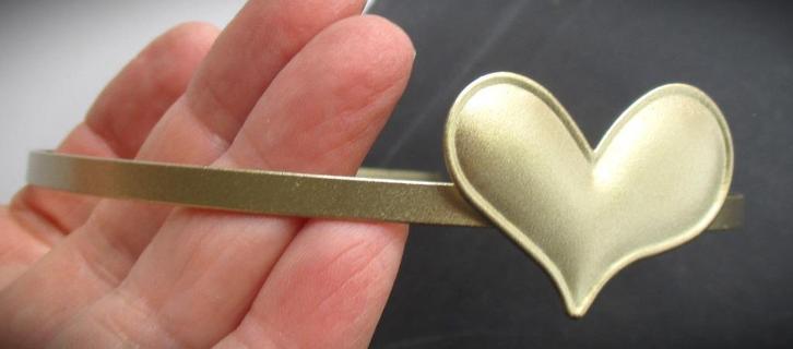 Haarband~Diadeem~Goud kleur~met Hart of hartje~Metaal, Sieraden, Tassen en Uiterlijk, Uiterlijk | Haarverzorging, Zo goed als nieuw