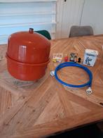 Reflex expansievat met toebehoren te koop, Doe-het-zelf en Verbouw, Geisers en Boilers, Ophalen of Verzenden, Minder dan 20 liter