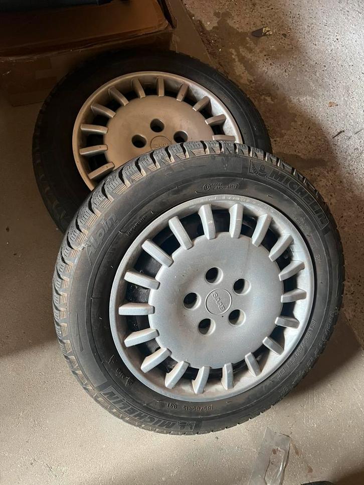 Stalen velgen met Saab wieldoppen Michelin winterbanden, Auto diversen, Wieldoppen, Gebruikt, Ophalen