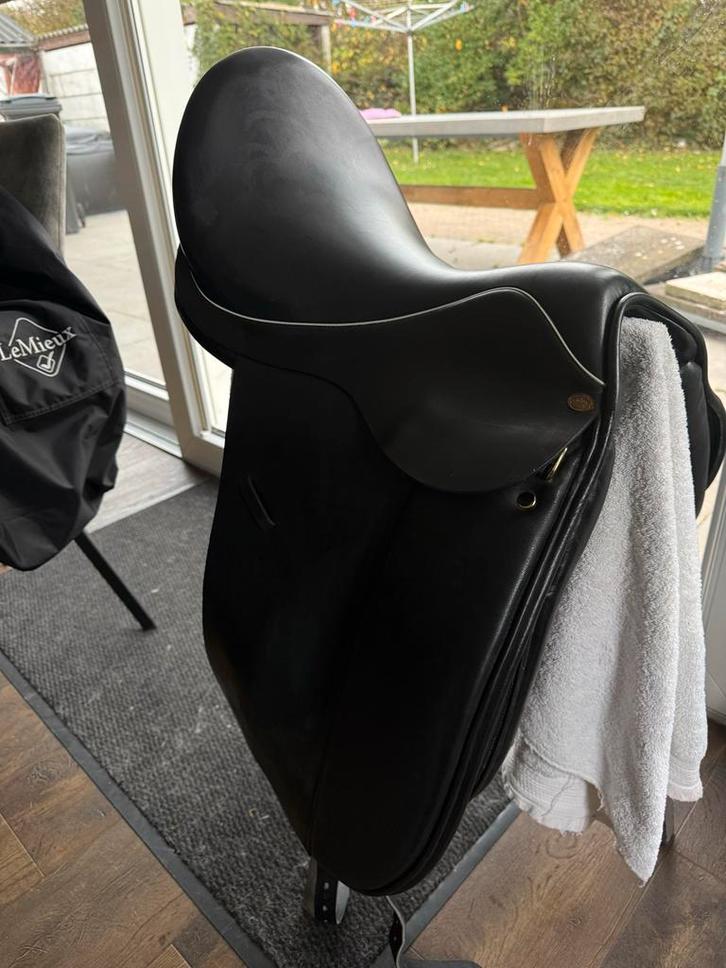 Ideal gregor zadel, Dieren en Toebehoren, Paarden en Pony's | Zadels, Zo goed als nieuw, Dressuur, Ophalen of Verzenden