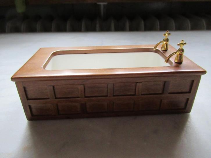 Houten poppen badkuip uit Engeland, Verzamelen, Poppen, Nieuw, Accessoires, Ophalen of Verzenden