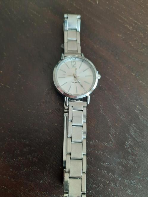 Dames horloge NIEUW, D.bl. + Metaal+Extra batterij
Licht bla, Sieraden, Tassen en Uiterlijk, Horloges | Dames, Nieuw, Overige merken