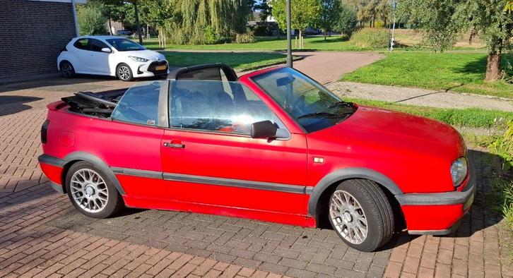 Volkswagen Golf 1.8 Cabriolet 55KW E2 1995 Rood, Auto's, Volkswagen, Particulier, Golf, Open dak, Radio, Benzine, Cabriolet, Handgeschakeld