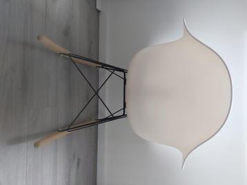 Schommelstoel eames-style wit beschikbaar voor biedingen