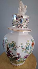 Prachtige porseleinen vaas met deksel met hondje, Ophalen of Verzenden