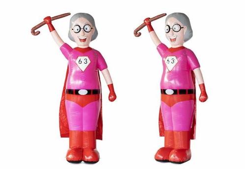 jarige jet sarah oma superheldin superwoman supervrouw te hu, Hobby en Vrije tijd, Feestartikelen | Verhuur, Zo goed als nieuw