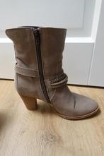 Korte laars maat 39, Schoenen met lage hakken, Beige, Ophalen of Verzenden, Zo goed als nieuw