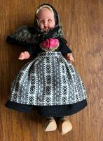 Vintage Nederlandse Pop in Zeeuwse Klederdracht, Verzamelen, Poppen, Ophalen of Verzenden, Zo goed als nieuw, Overige typen