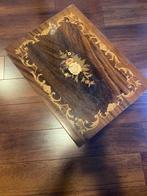 Juwelen tafeltje, met muziek, Ophalen