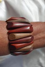 Houten Armband Bruin, Bruin, Ophalen of Verzenden, Zo goed als nieuw, Met bedels of kralen