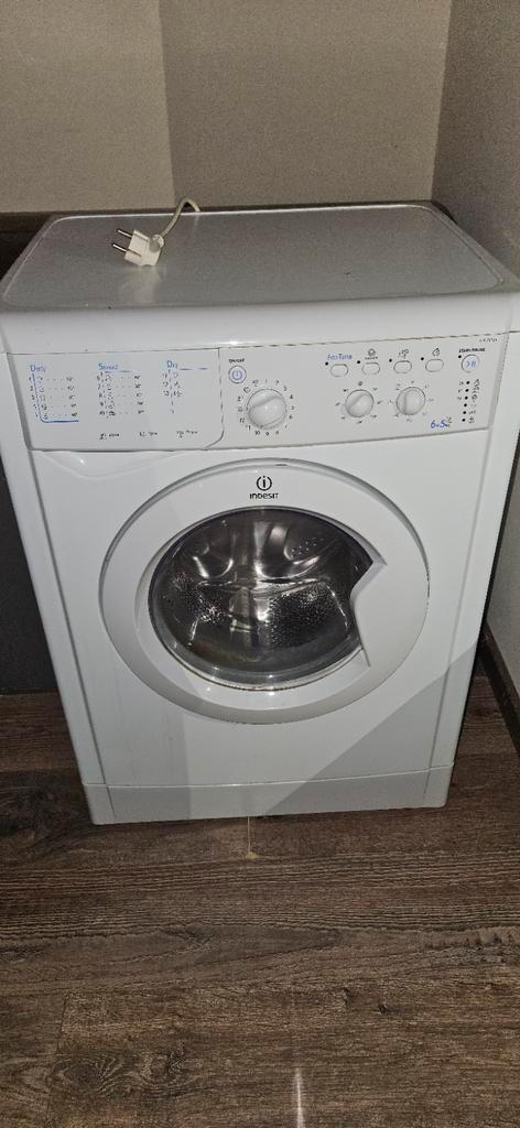 Indesit Wasmachine en Droger, Witgoed en Apparatuur, Wasmachines, Niet werkend, Voorlader, 6 tot 8 kg, 85 tot 90 cm, Minder dan 1200 toeren