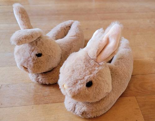 Leuke dieren pantoffels - konijntjes - maat 32 / 33, Kinderen en Baby's, Kinderkleding | Schoenen en Sokken, Gebruikt, Overige typen