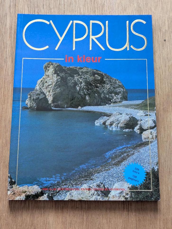 Cyprus in kleur - John Vickers, Boeken, Reisgidsen, Zo goed als nieuw, Reisgids of -boek, Europa, Overige merken, Verzenden