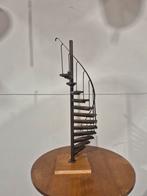 Vintage handgemaakte miniatuur wenteltrap spiltrap, Ophalen of Verzenden