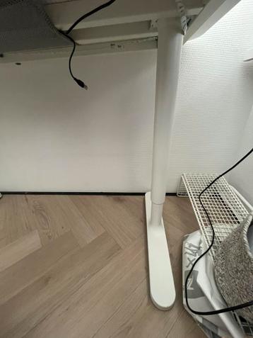 Ikea Bekant Desk - afbeelding 4