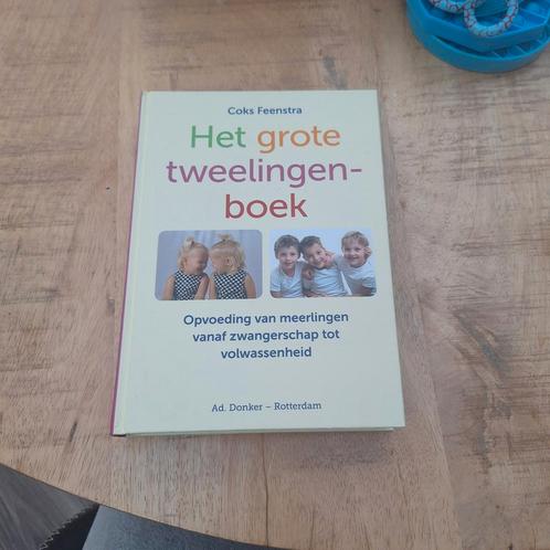 Coks Feenstra - Het grote tweelingenboek, Boeken, Kinderboeken | Baby's en Peuters, Zo goed als nieuw, Ophalen of Verzenden