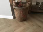 Mooie grote oude leem mand ook fijn als lectuur mand, Ophalen of Verzenden, Zo goed als nieuw, Rond, Riet