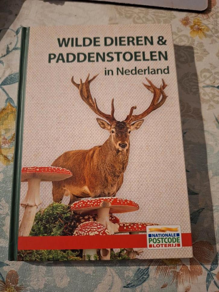 Wilde Dieren & Paddenstoelen in Nederland, Boeken, Natuur, Ophalen of Verzenden