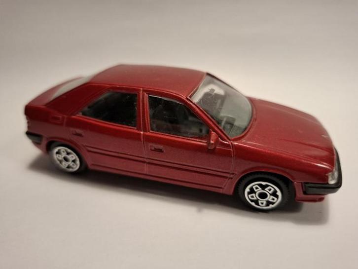 Citroen Xantia Bburago wijnrood nieuw 1 op 42 mooie staat, Hobby en Vrije tijd, Modelauto's | 1:43, Nieuw, Auto, Overige merken