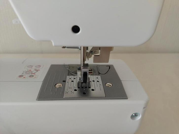 Nieuwe Brother RH137 Naaimachine, Hobby en Vrije tijd, Naaimachines en Toebehoren, Nieuw, Naaimachine, Brother, Ophalen