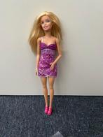 Barbie & Ken poppen met outfits en accessoires, Ophalen, Zo goed als nieuw, Barbie