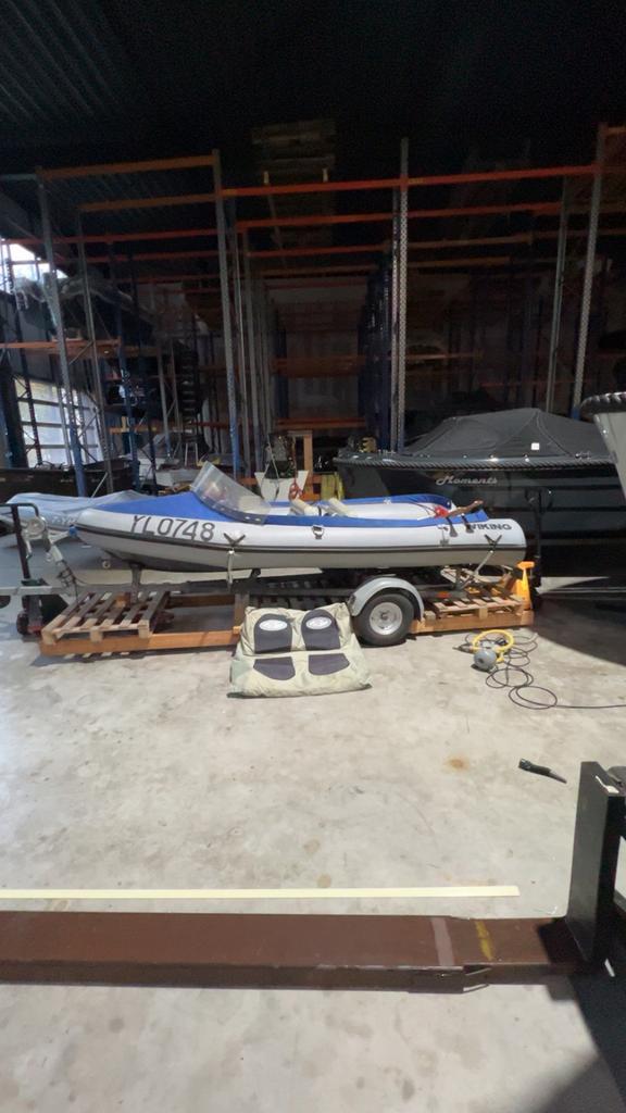 Rubberen boot met trailer helemaal compleet, Antiek en Kunst, Antiek | Speelgoed, Ophalen of Verzenden