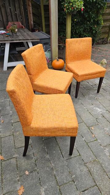 Set van 3 vintage look oranje stoelen beschikbaar voor biedingen