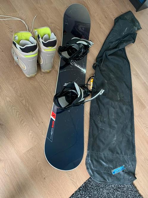 Burton clash snowboard met freestyle bindings en schoenen 41, Sport en Fitness, Snowboarden, Gebruikt, Board, Ophalen